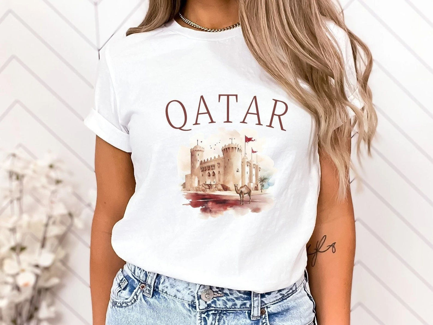 Qatar T-Shirt Travel Gift for Qatar Trip Lovers Souvenir Tee