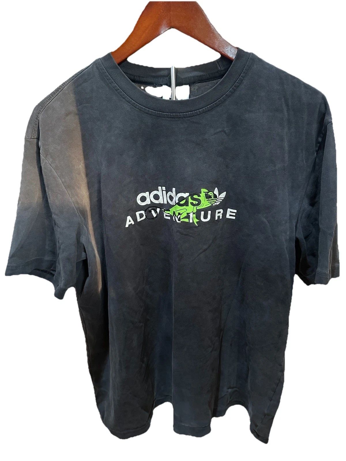 Adidas Adventure T Shirt L/ XL Black Graphic Logo Tee Streetwear Outdoor