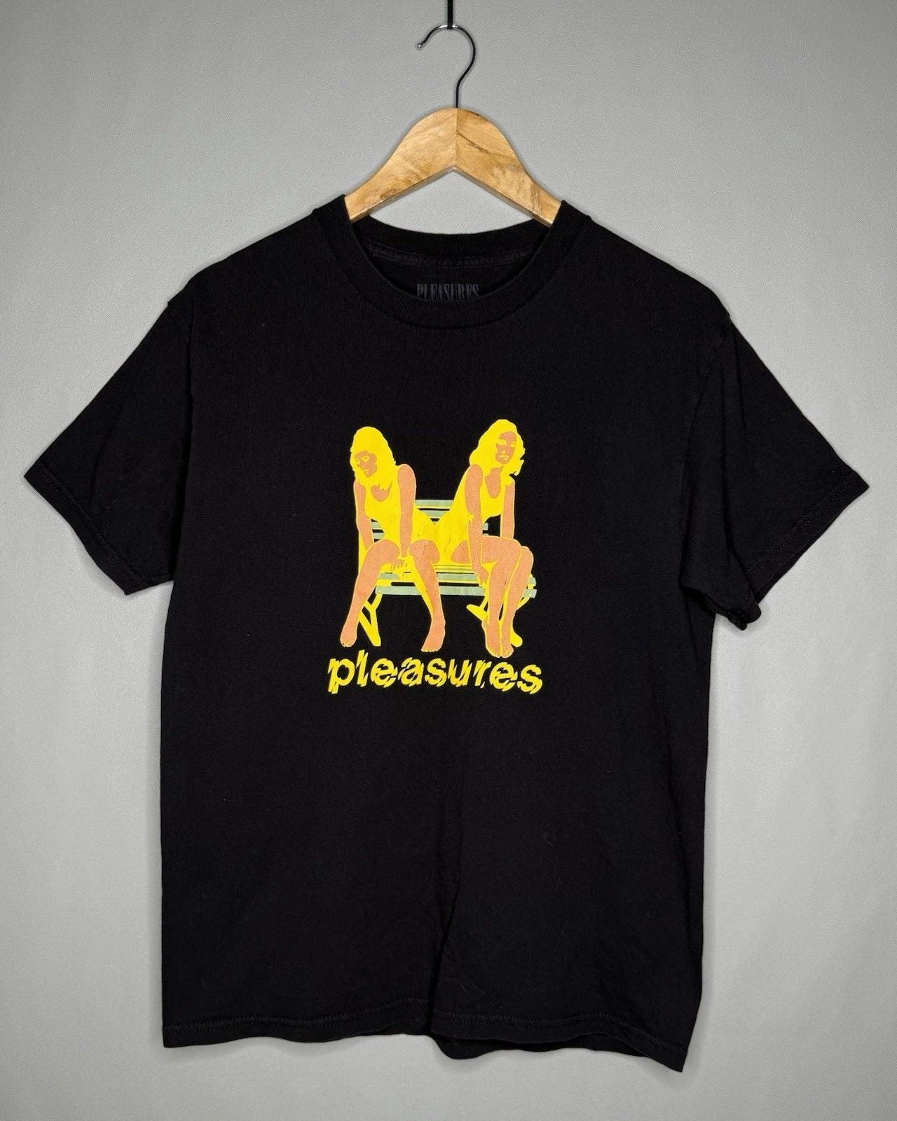 Pleasures Girl Logo T Shirt Tee Sz M Black Streetwear