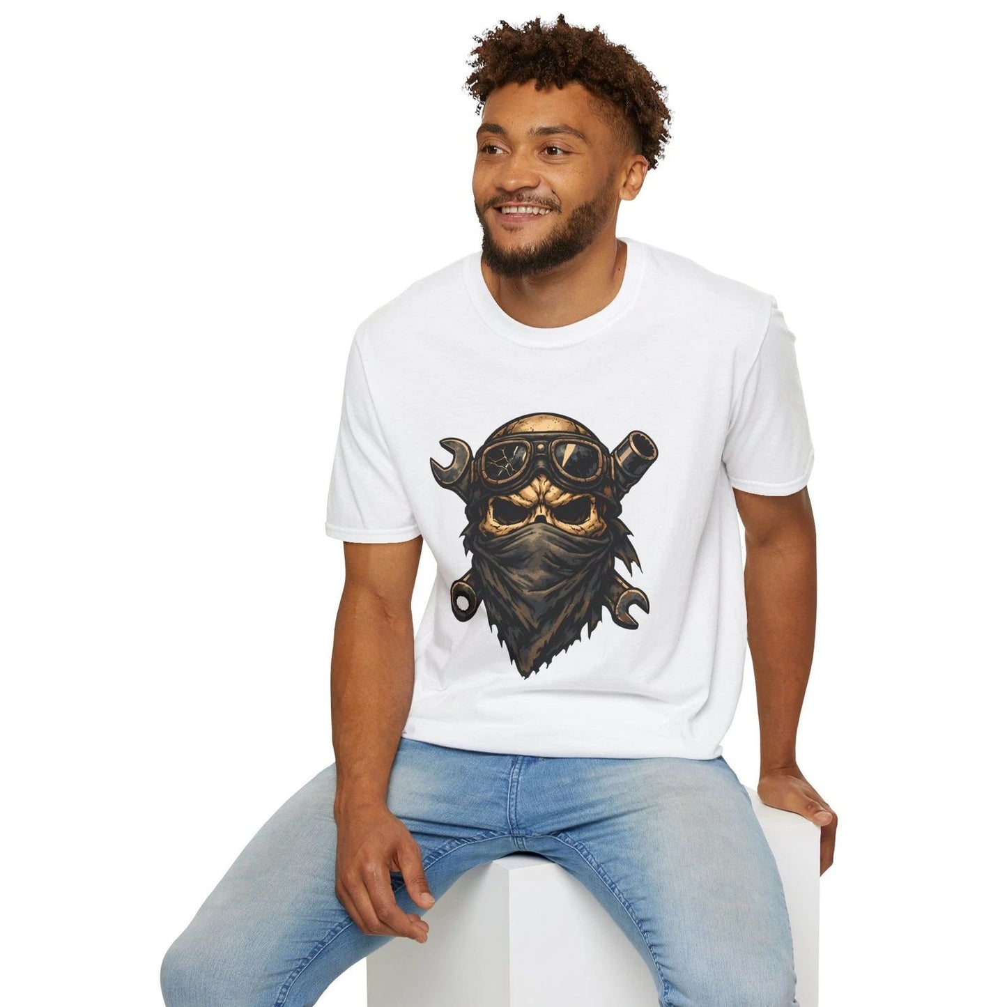 Mechanic Skull Goggles Mask Symbol Dark Fantasy Garage Unisex Softstyle T-Shirt