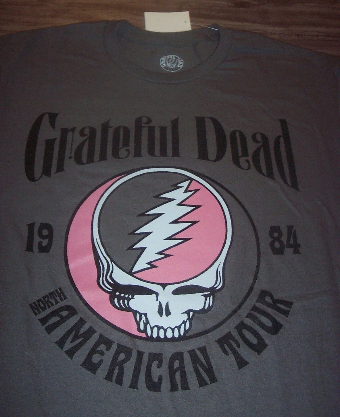 VINTAGE STYLE GRATEFUL DEAD SKULL 1984 TOUR T-Shirt MENS LARGE NEW w/ TAG
