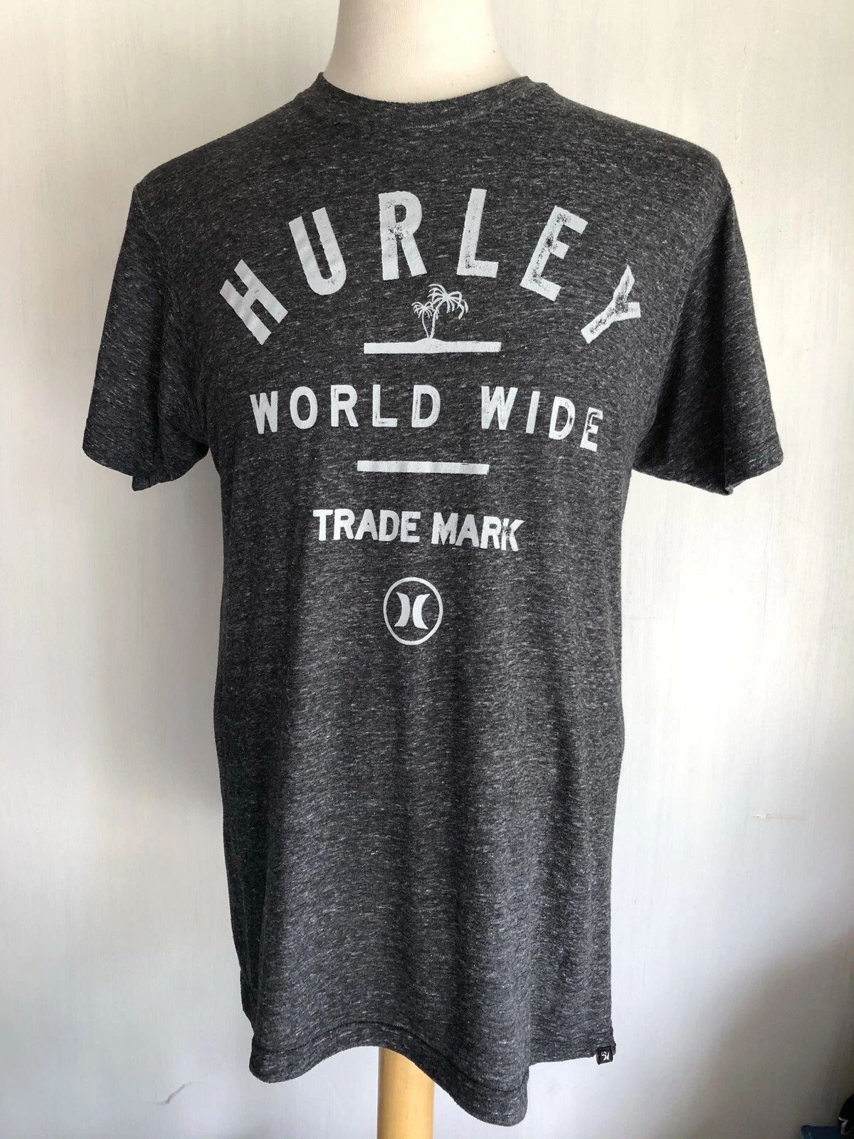 HURLEY WORLDWIDE Official Men's Surf Beach Heather Black T-Shirt Size Medium