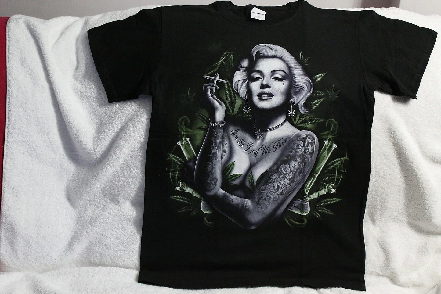 MARILYN MONROE TATTOO JOINT MARIJUANA LEAF BONG CANNABIS T-SHIRT SHIRT