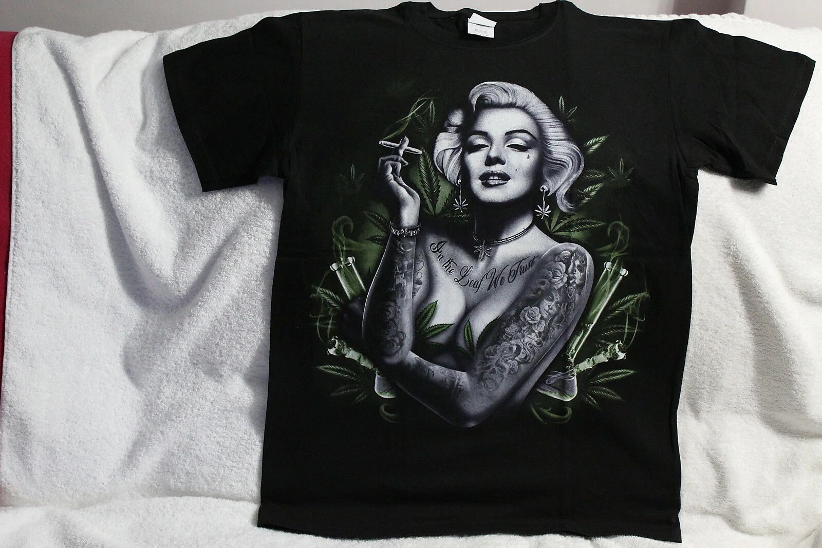 MARILYN MONROE TATTOO JOINT MARIJUANA LEAF BONG CANNABIS T-SHIRT SHIRT