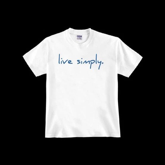 LIVE SIMPLY simple text smile relax yoga peace well-being tao buddha T-SHIRT