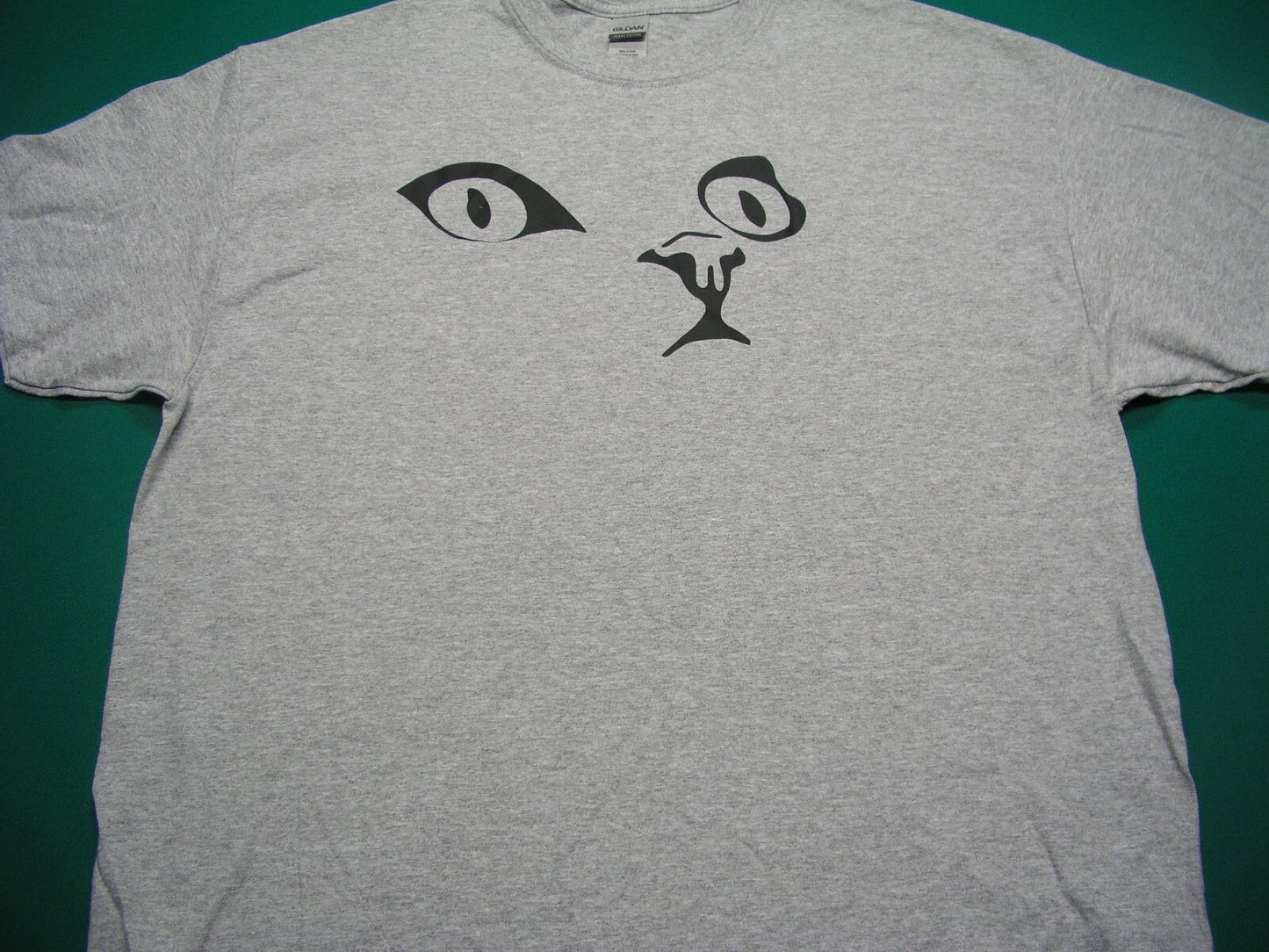 CAT LOVERS  T-SHIRT