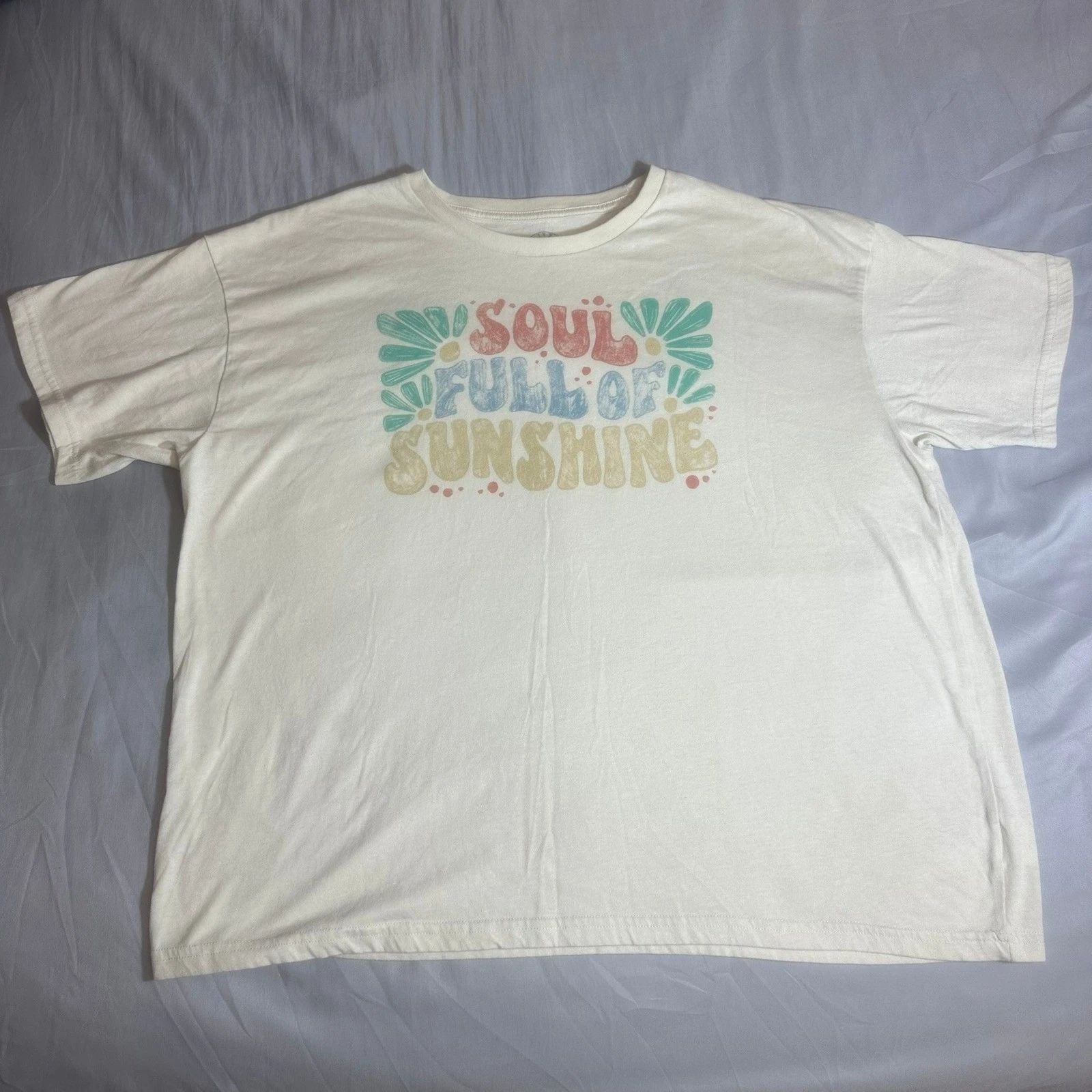 Live Outside Soul Full of Sunshine T-Shirt L White Cream Retro Graphic Tee Surf