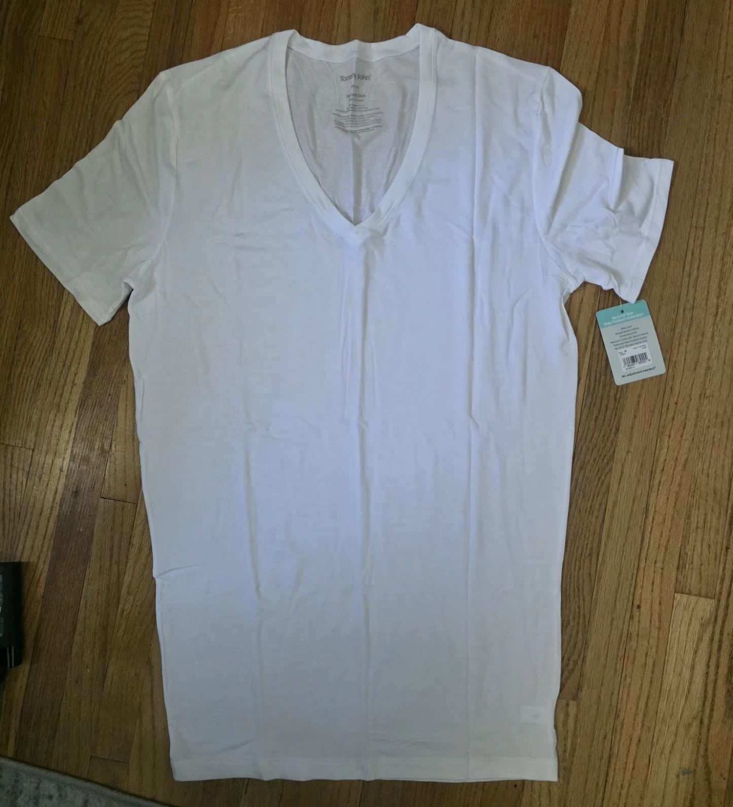 Tommy John Second Skin Stay Tucked T Shirt - V Neck - Medium - White