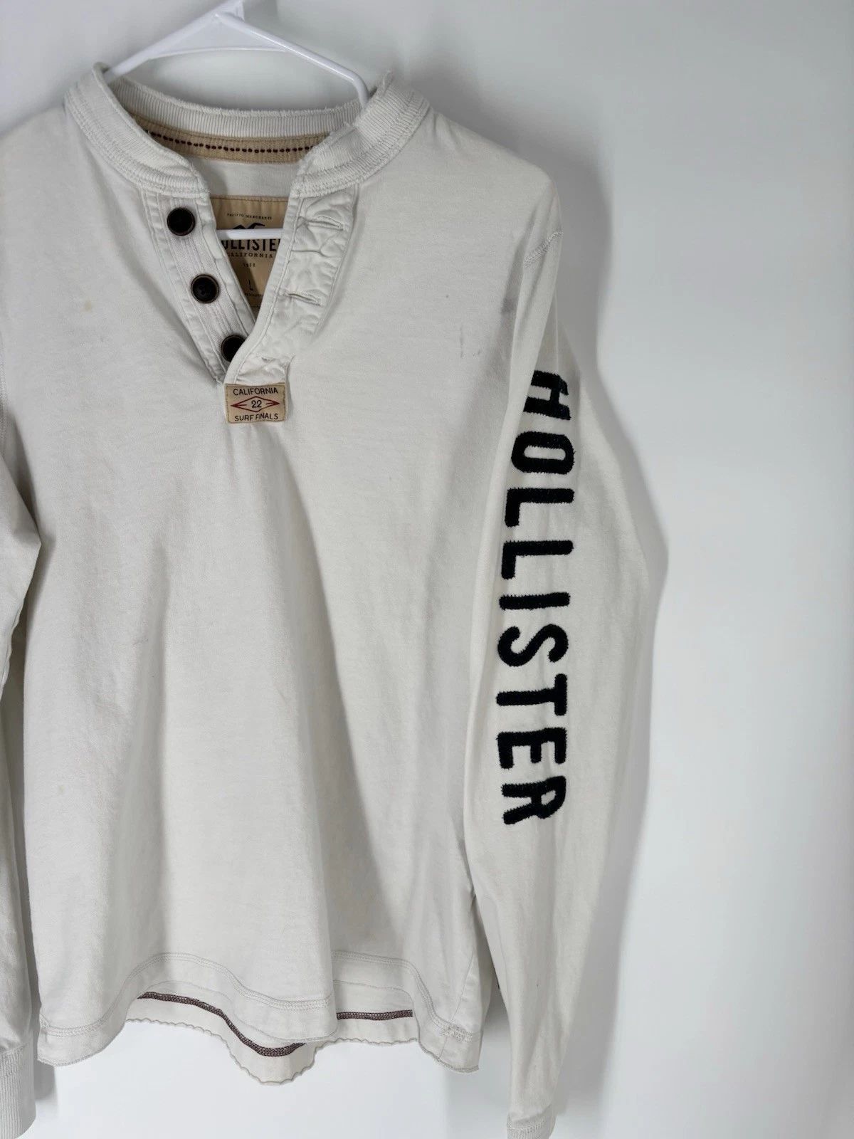 Hollister Mens Y2K Henley Spellout Sz L Logo Surf Distressed Skater Long Sleeve