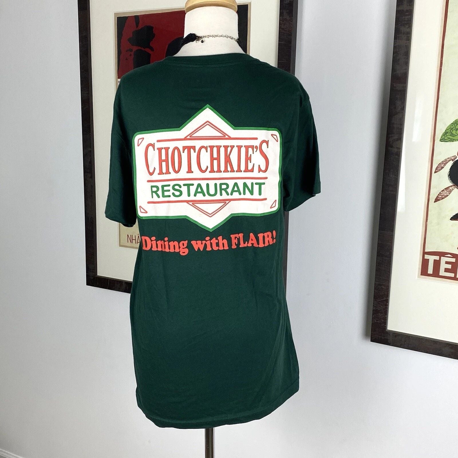 New Office Space Chotchkie’s Restaurant Movie BoxLunch Tee Shirt Flair L