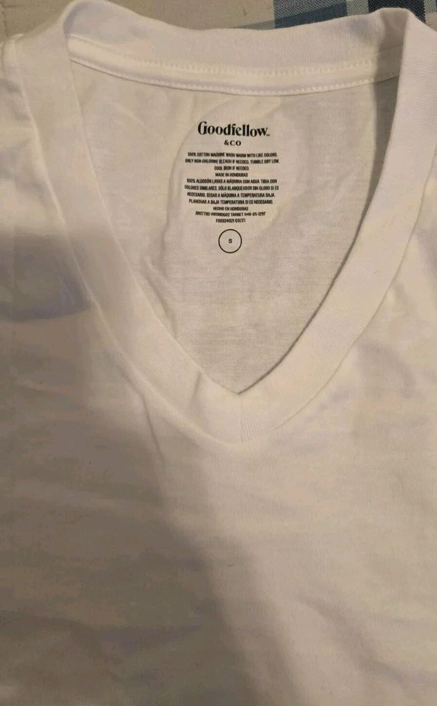 Goodfellow & Co. | Men's White Short-Sleeve V-Neck T-Shirt | Size Small | NEW |