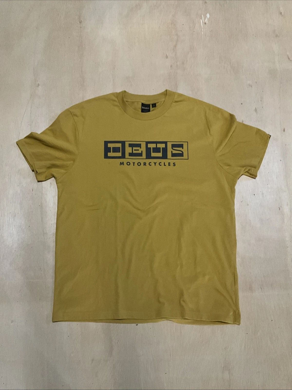 Men's Deus Ex  Machina Men’s  T-Shirt Mustard Yellow Size L