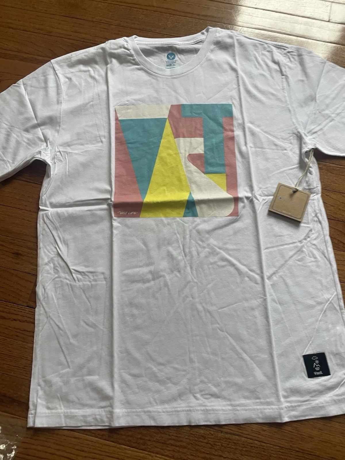 Vast Life Graphic T-Shirt XL White Abstract Graphic NWT Surf T-Shirt Men's