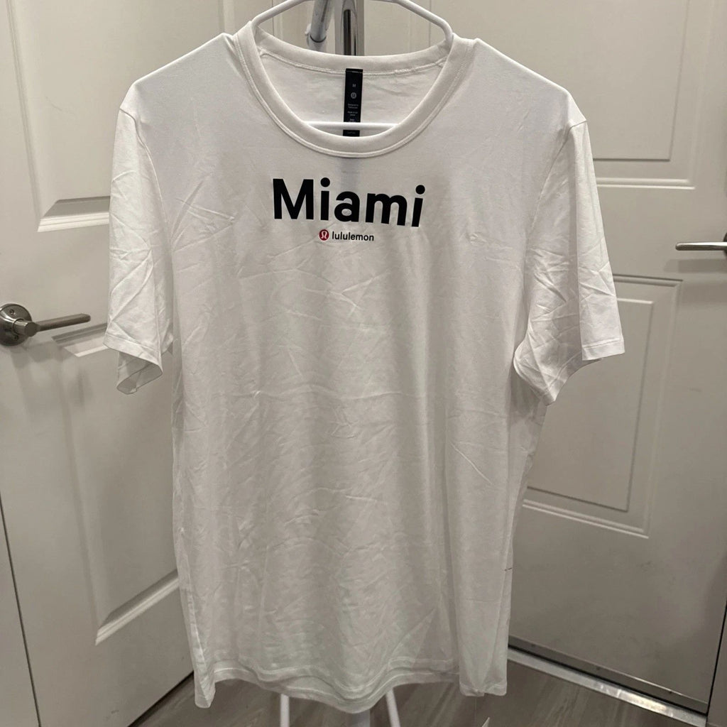 NEW Lululemon Fundamental T Miami Mens M WHT TShirt Short Sleeve Crew Neck