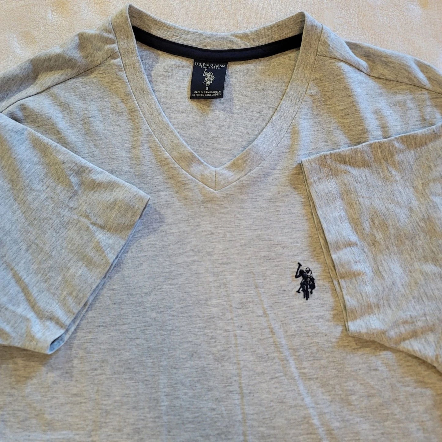 US Polo Assn V-Neck T-Shirt Mens Small Gray Embroidered Logo 11C025