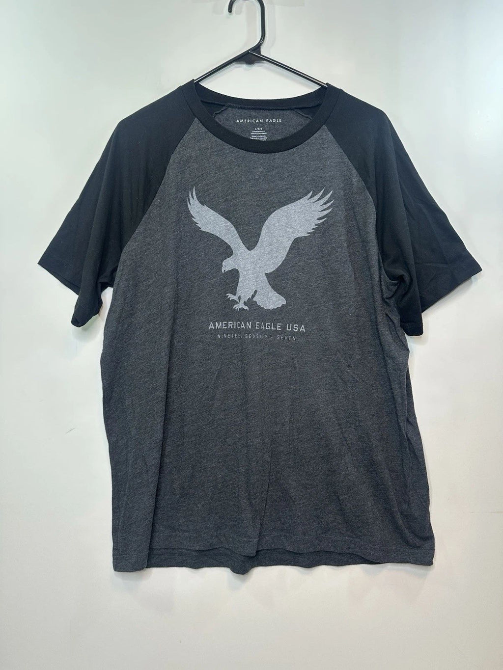 American Eagle Raglan T-Shirt Eagle Logo Graphic Tee Black Gray Adult Large