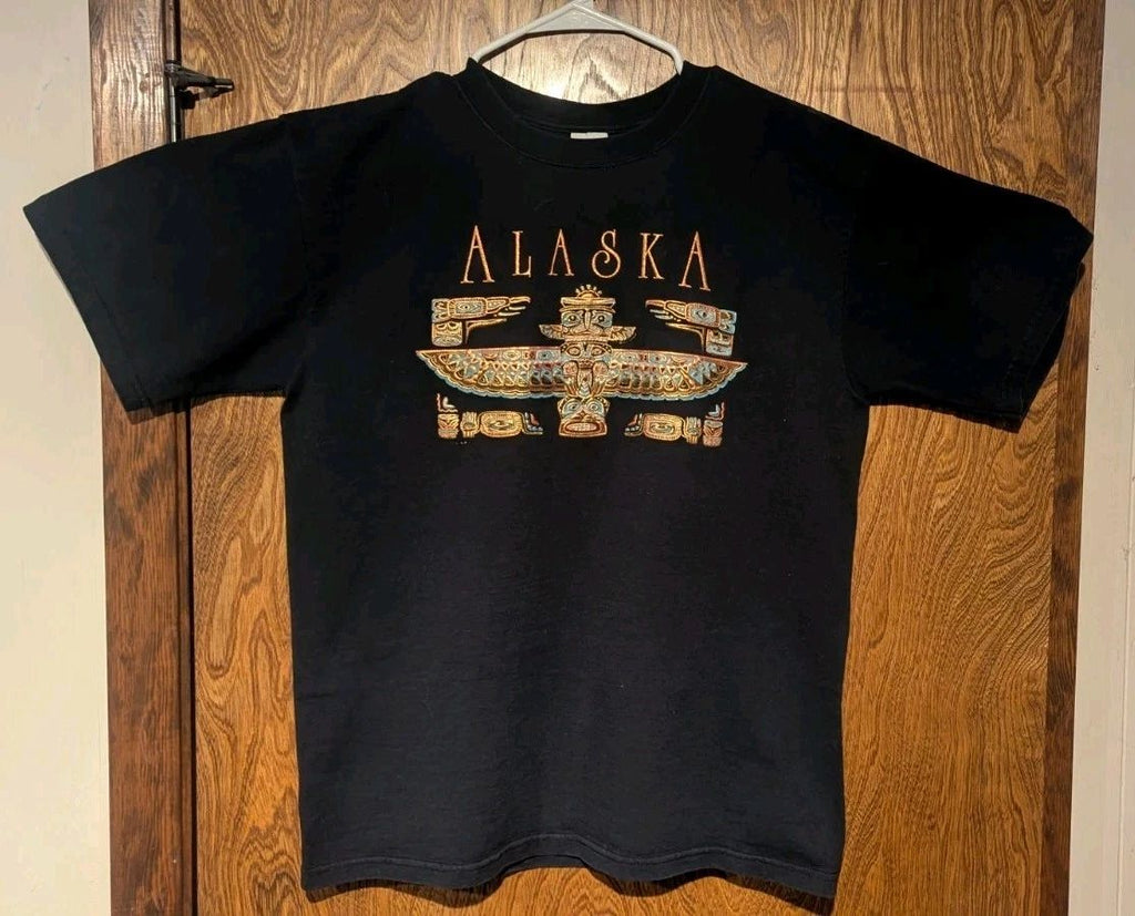 Alaska Graphic T-Shirt Men Size Medium Black Short Sleeve Totem Pole Embroidered