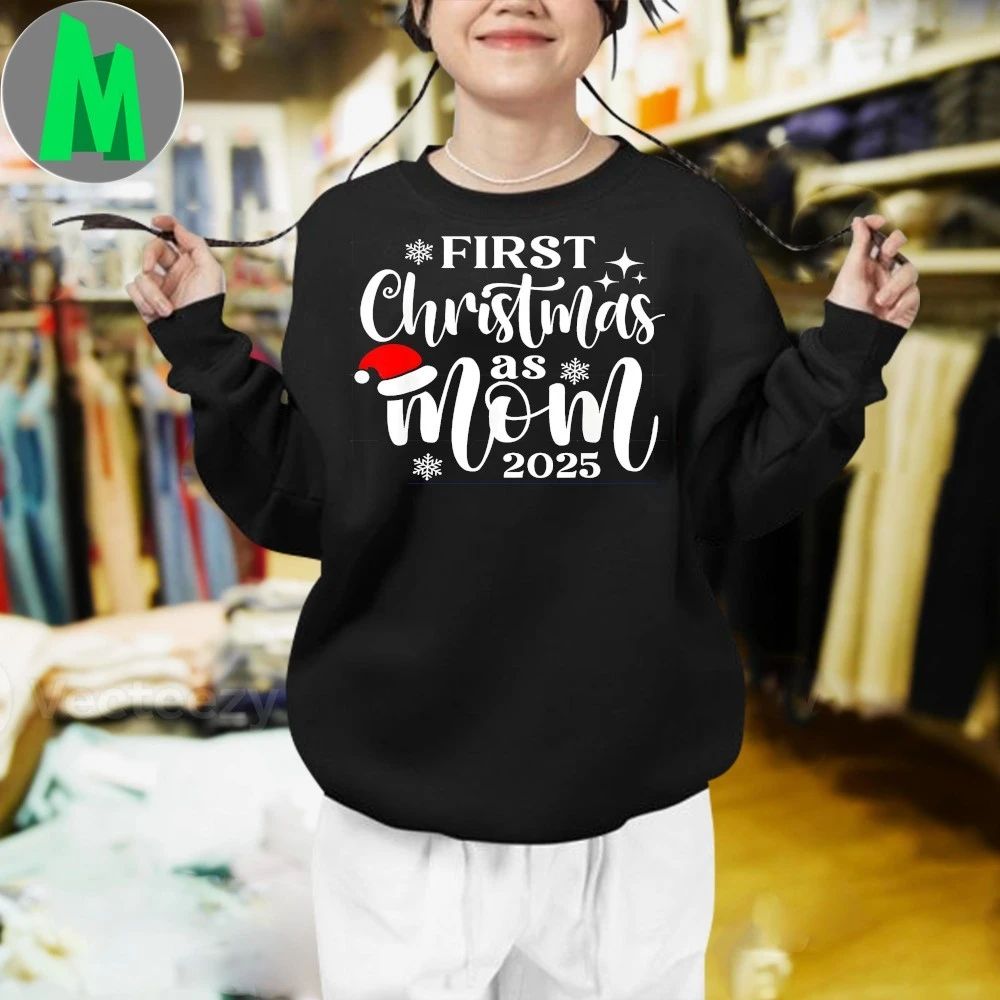 First Christmas As Mom 2025 Snowflake Xmas Family Matching Shirt