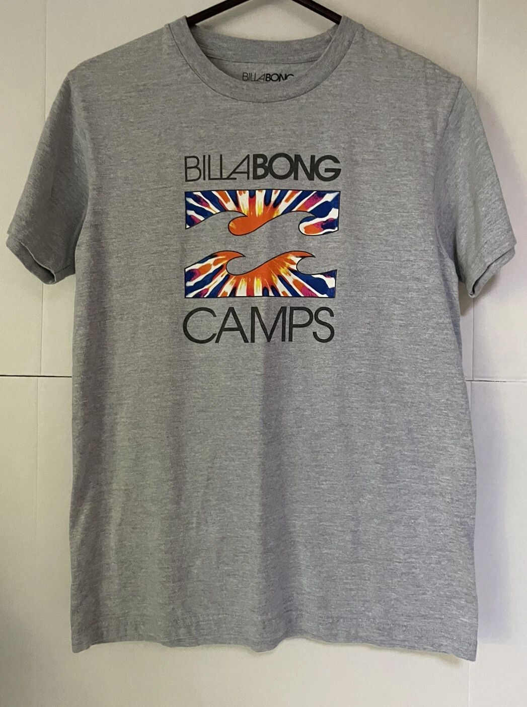 BILLABONG mens graphic surf camps t shirt gray size small