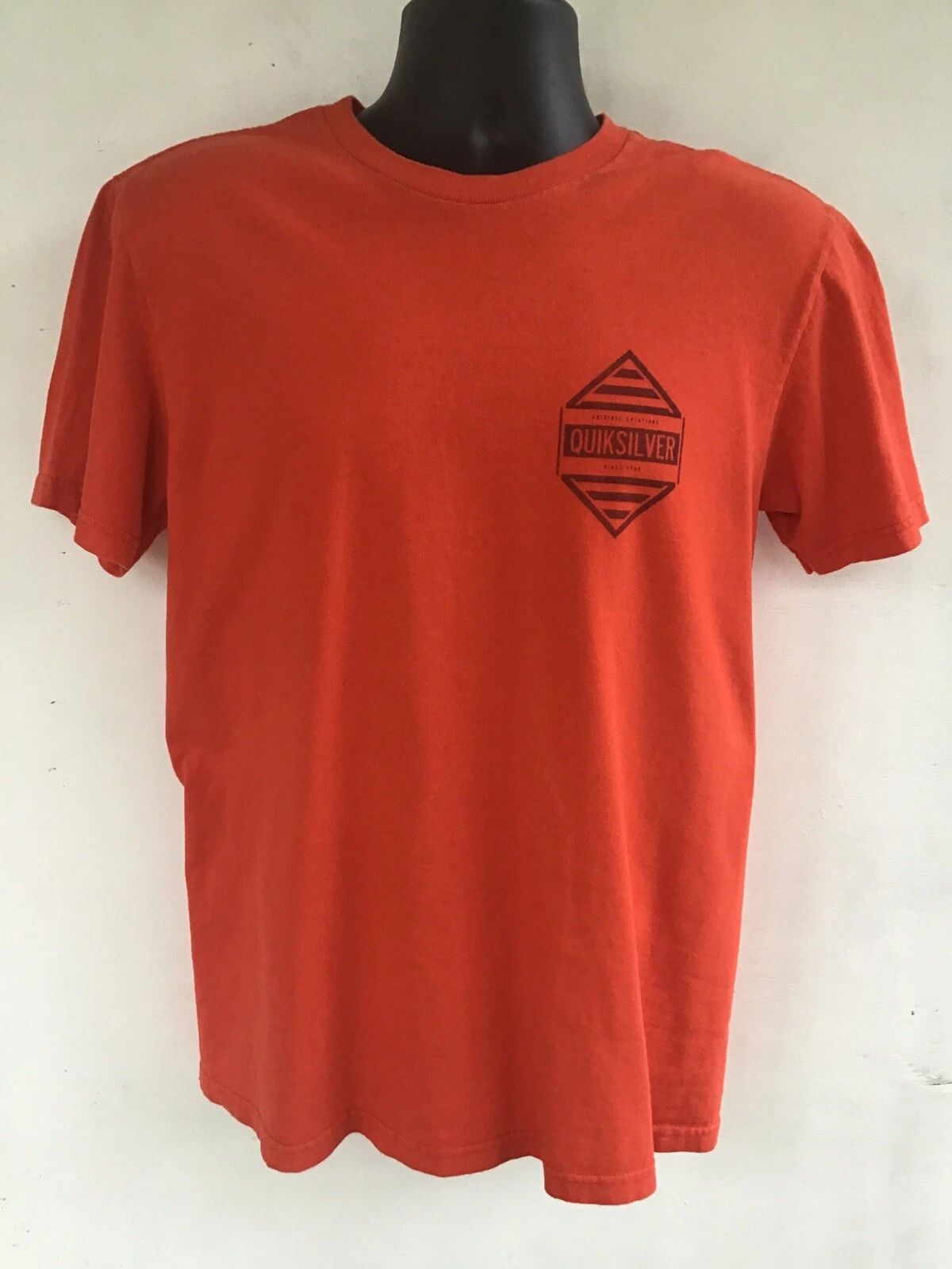Quiksilver T Shirt Short Sleeve, Slim Fit Medium, Orange With Black Graphics